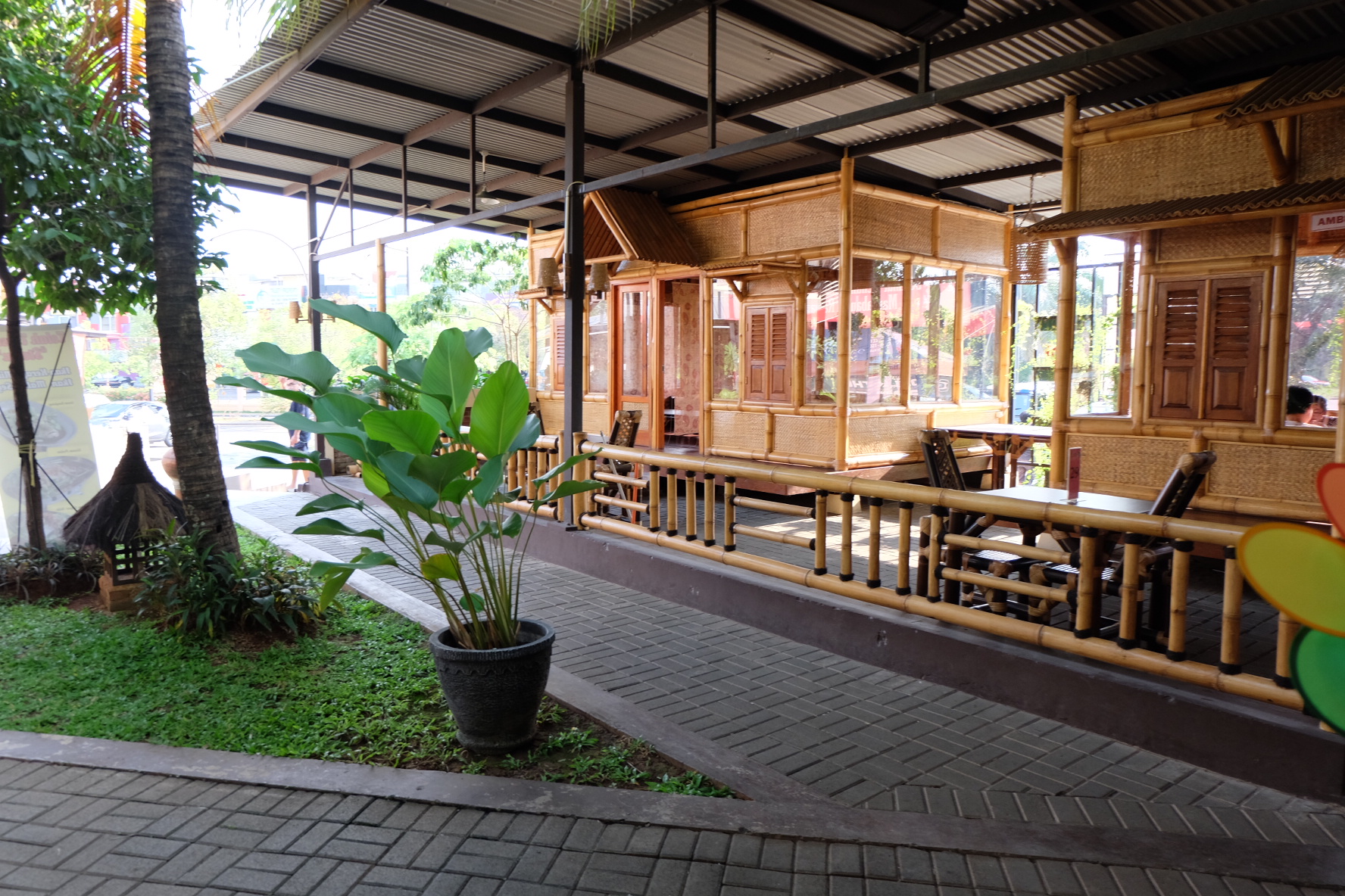 Tempat Makan Lesehan Di Bandung Timur Sebandung