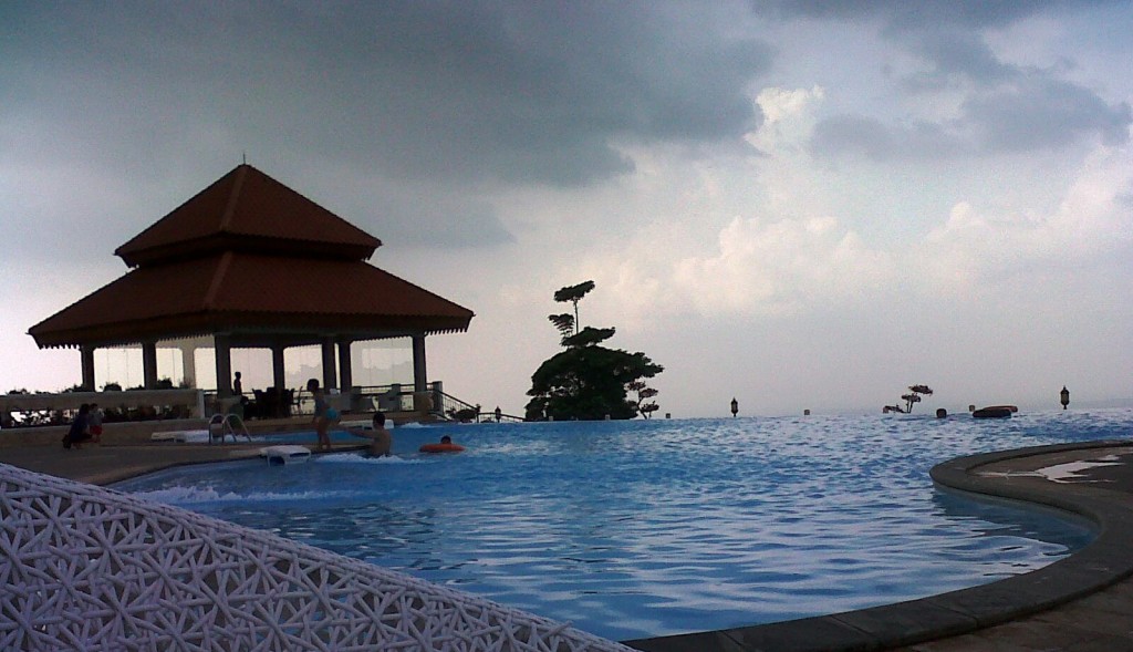 Sky pool Giri Tirta Kahuripan Puirwakarta