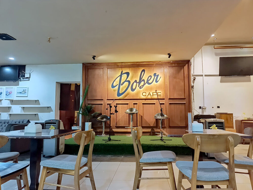 Bober Cafe