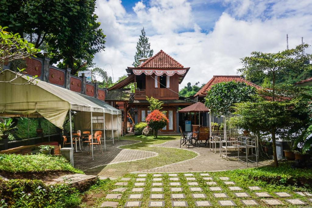 Bantal Guling Villa Bandung