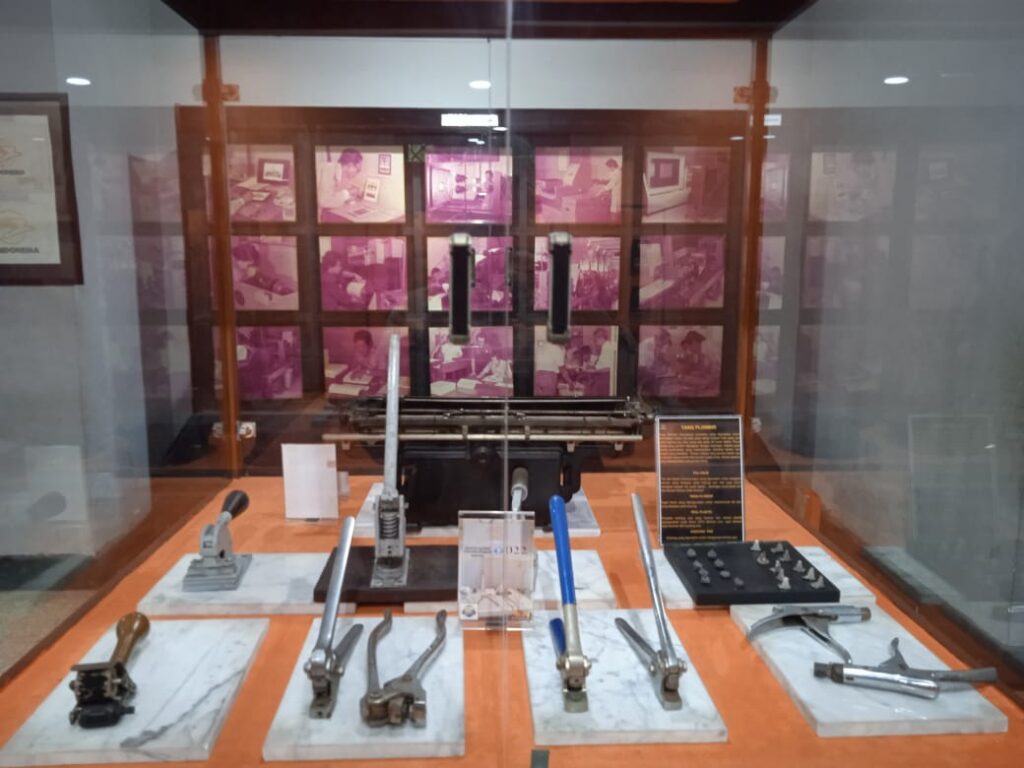 Koleksi Museum Pos Bandung