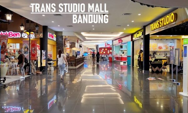 Belanja di Trans Studio Bandung