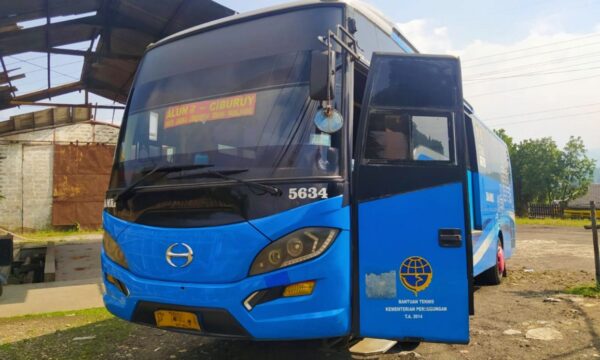 Bus Damri Di Bandung