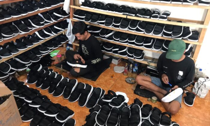 Cibaduyut Tempat Belanja Sepatu Murah di Bandung