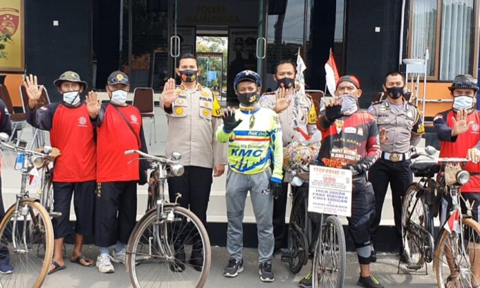 Komunitas Sepeda Onthell di Bandung