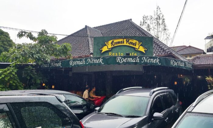 Rumah Makan Nenek Bandung