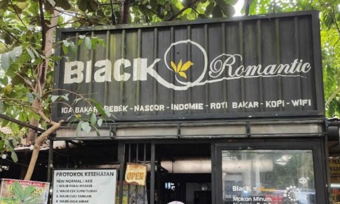 Cafe Black Romantic Bandung