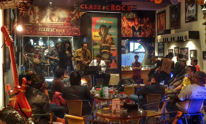 Classic Rock Cafe Bandung