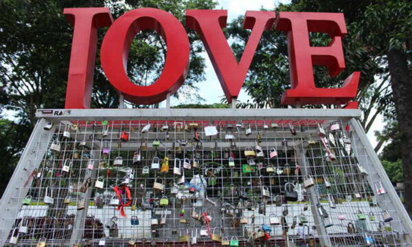 Monumen Gembok Cinta Bandung