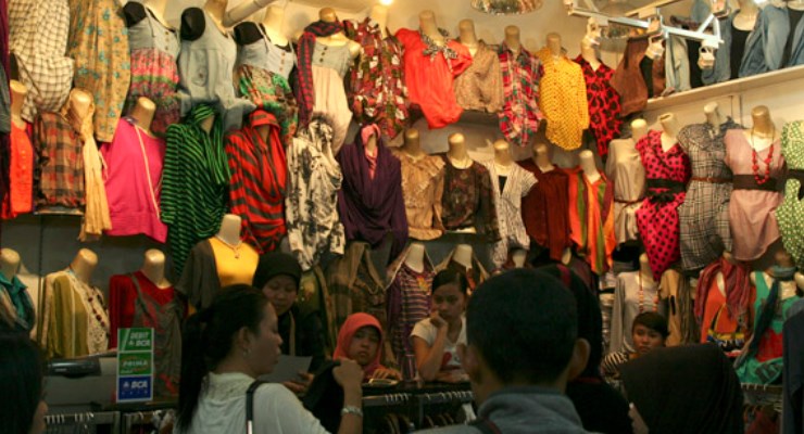 Pakaian Murah di Pasar Andir Bandung