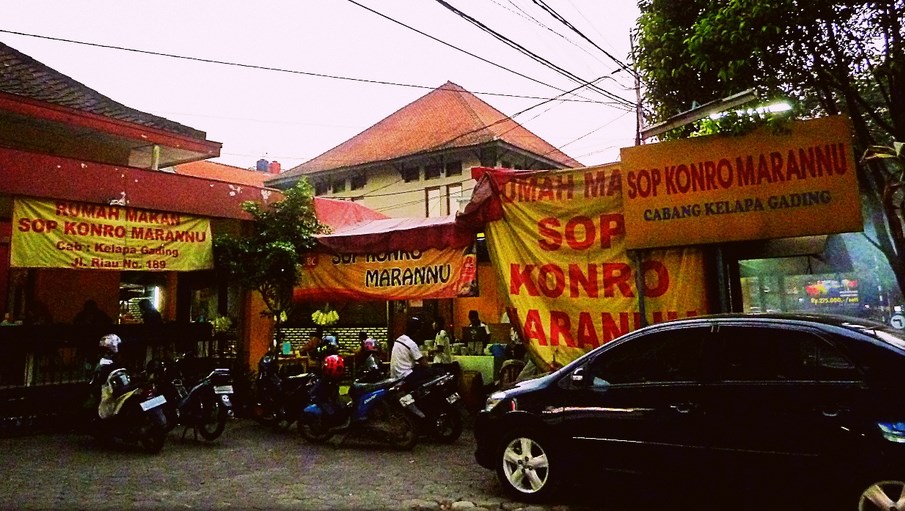 Tajamnya Aroma Rempah di Rumah Makan Sop Konro Marannu Bandung