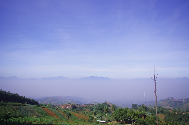 Pemandangan Kota Bandung yang diselimuti Awan
