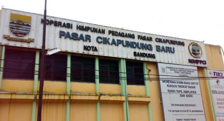 Pasar Cikapundung Bandung