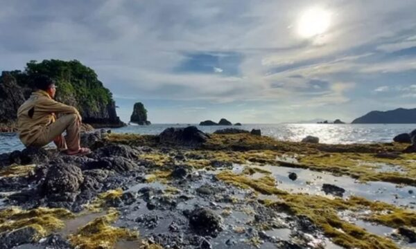Pantai Batu Naga Sukabumi