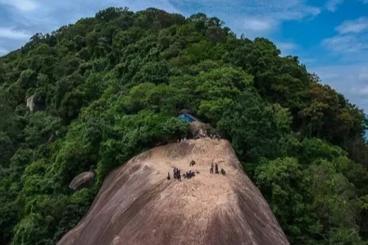 Gunung Bongkok Purwakarta, Spot Sempurna Untuk Menantikan Keindahan Sunrise