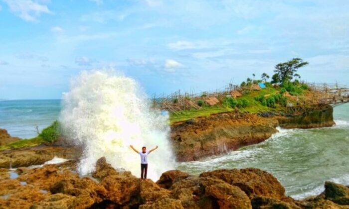 Pantai Cicaladi Sukabumi