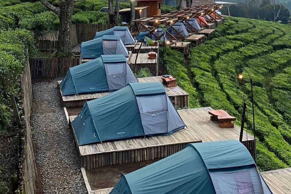 Kiara Manuk Camping Deck, Lokasi Camping dengan View dan Kesejukan ...