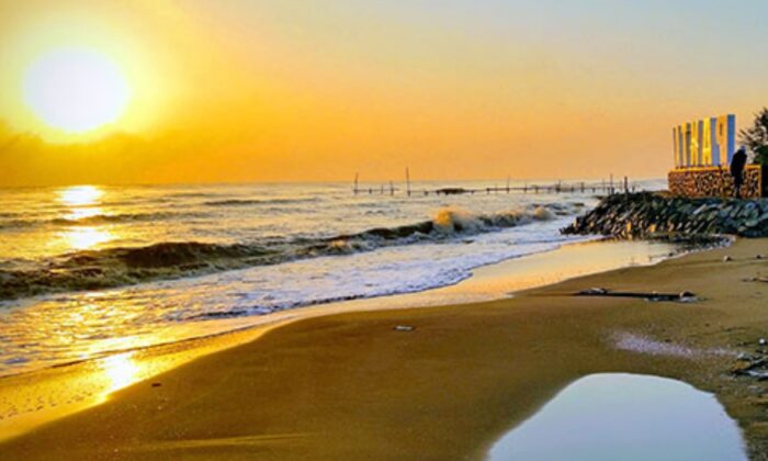 Pantai Sedari Karawang