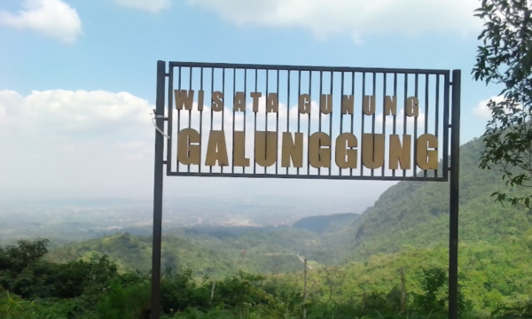 Gunung Galunggung Tasikmalaya