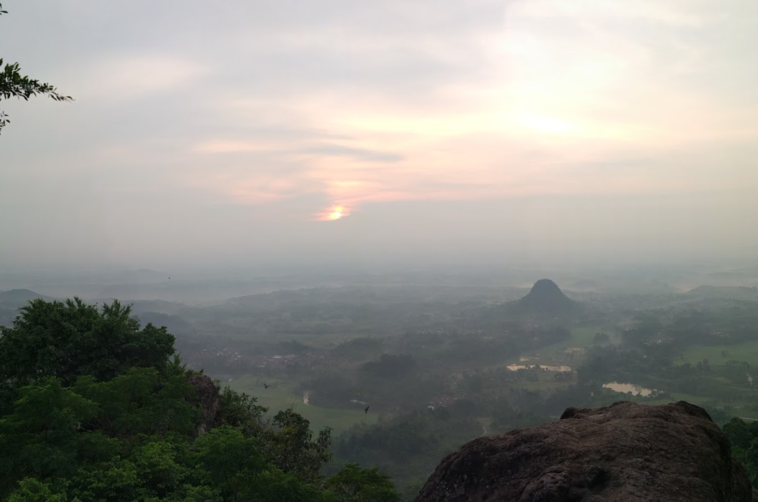 Gunung Munara Bogor, Hiking Menuju Pesona Alam yang Menakjubkan